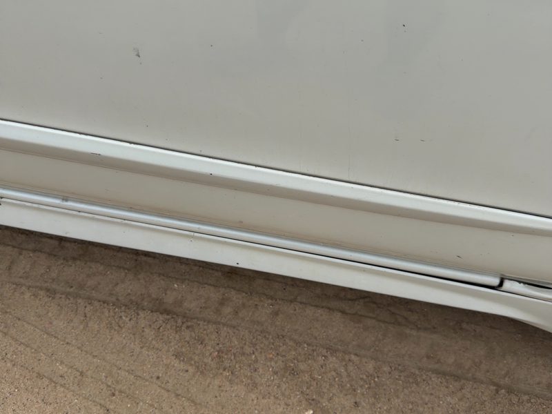 2000-2001 Infiniti I30 Front Door Moulding RH