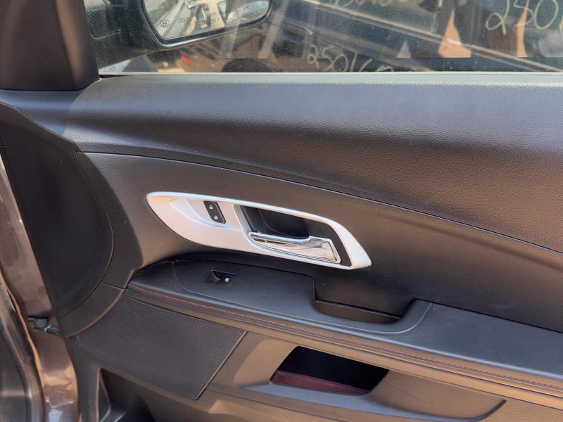 2012-2015 Chevrolet Equinox Front Door Trim Panel RH