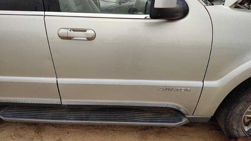 2003-2005 Lincoln Aviator Front Door RH