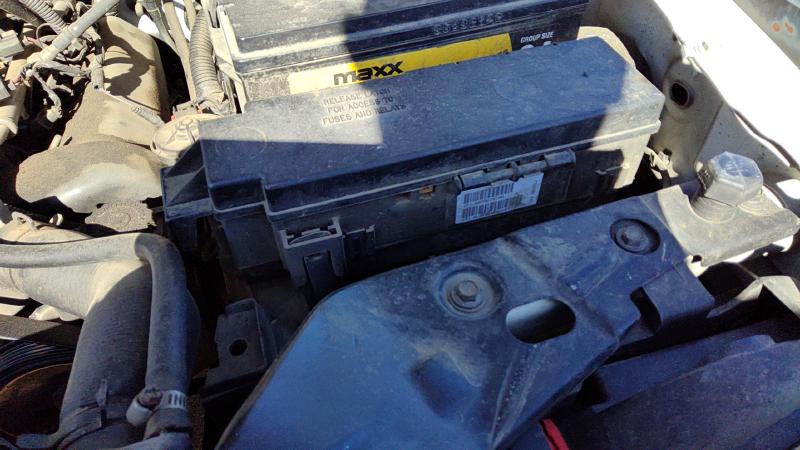 2005-2007 Jeep Liberty Engine Fuse Box