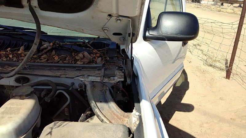 1999-2007 GMC Sierra 1500 Pickup Hood Hinge RH