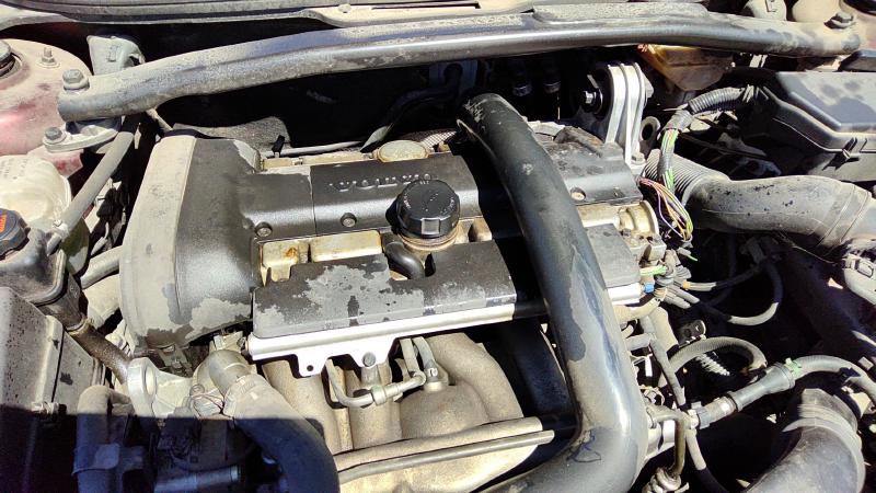 2000-2004 Volvo 70 Series Cylinder Head