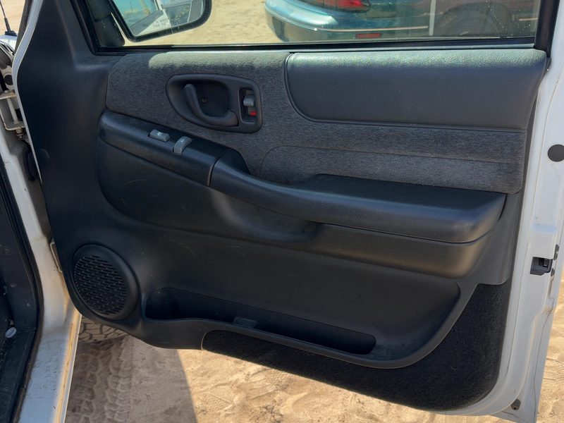 2000-2003 Blazer S10/jimmy S15 Front Door Trim Panel RH