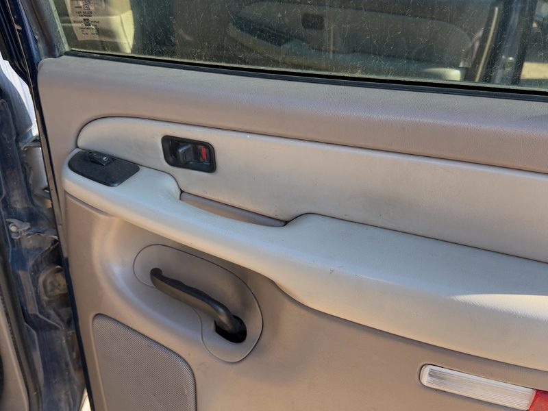 2003 Chevy/gmc Suburban 1500 Series Rear Door Trim Panel RH