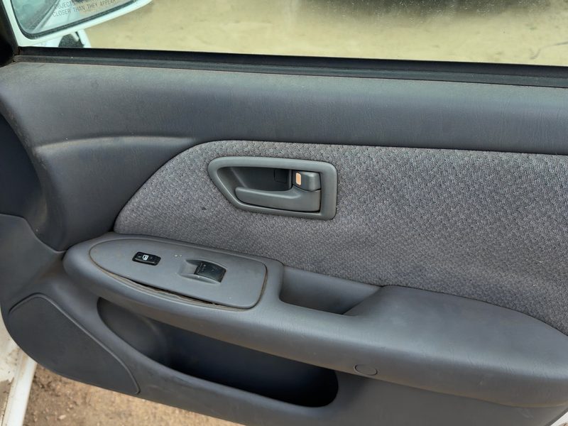 2000-2001 Toyota Camry Front Door Trim Panel RH