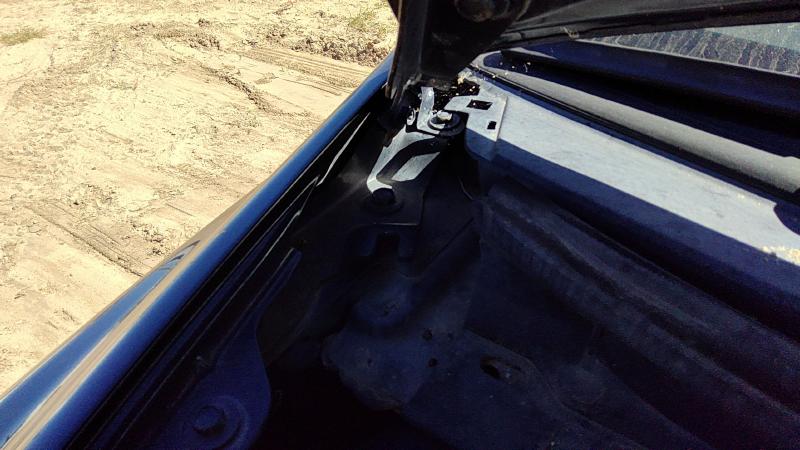 2009-2012 Malibu Hood Hinge RH