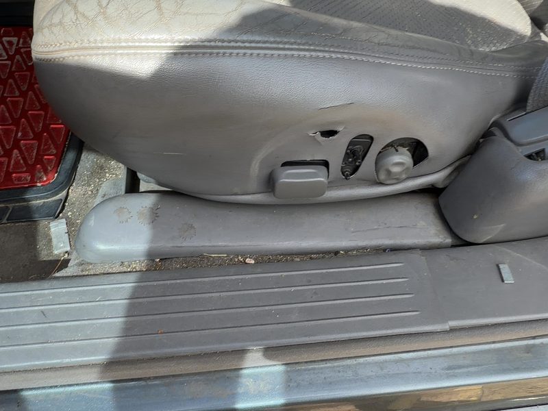 2003 Cadillac Seville Seat Track LH