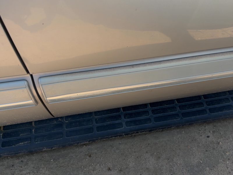 2000-2006 Chevy/gmc Suburban 1500 Series Front Door Moulding RH