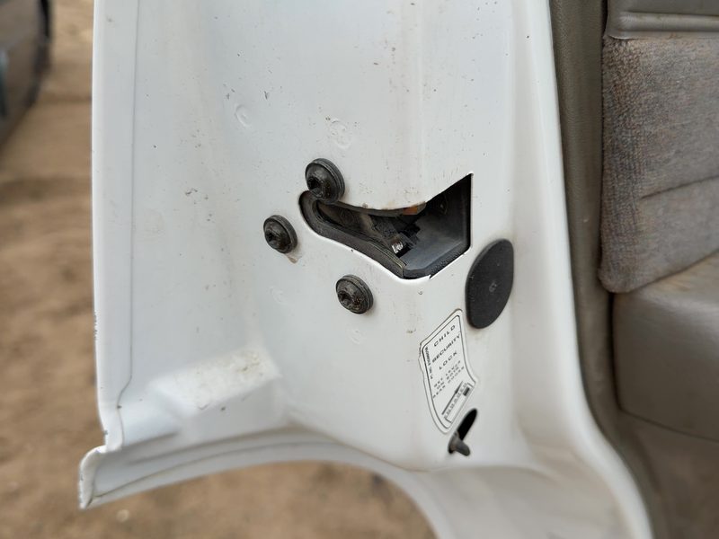 1995-2005 Blazer S10/jimmy S15 Rear Door Latch LH