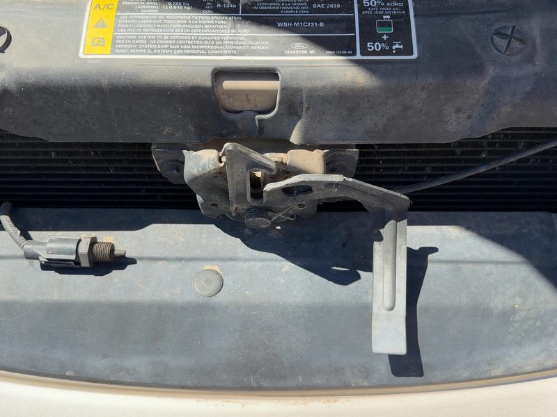 2000-2006 Lincoln LS Radiator Support