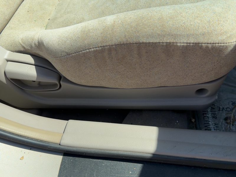 2002 Hyundai Elantra Seat Track RH