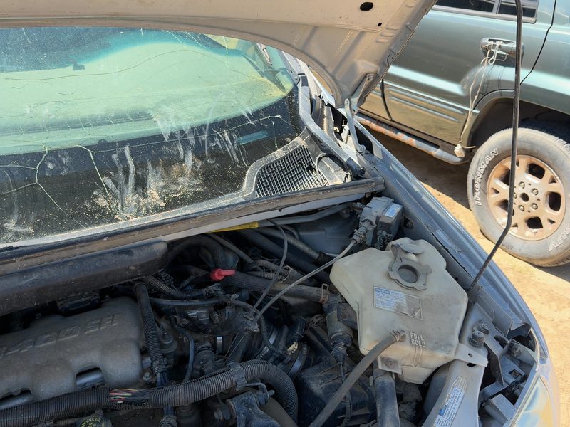 2000 Chevrolet Venture Hood Hinge LH