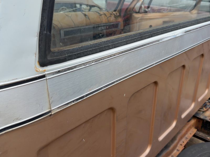 1980 Chevrolet Pickup 20 Series Quarter Panel Moulding RH