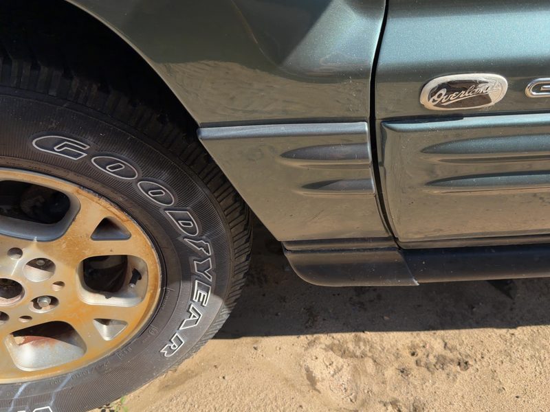 1999-2004 Jeep Grand Cherokee Fender Moulding LH