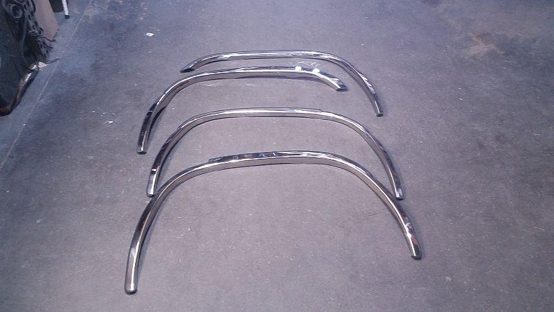 2001-2006 GMC Yukon Fender Moulding