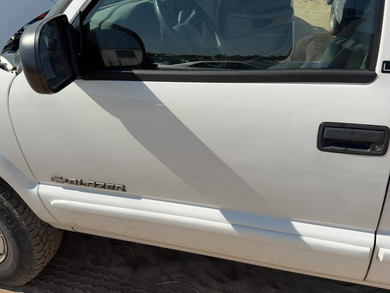 1998-2005 Blazer S10/jimmy S15 Front Door LH