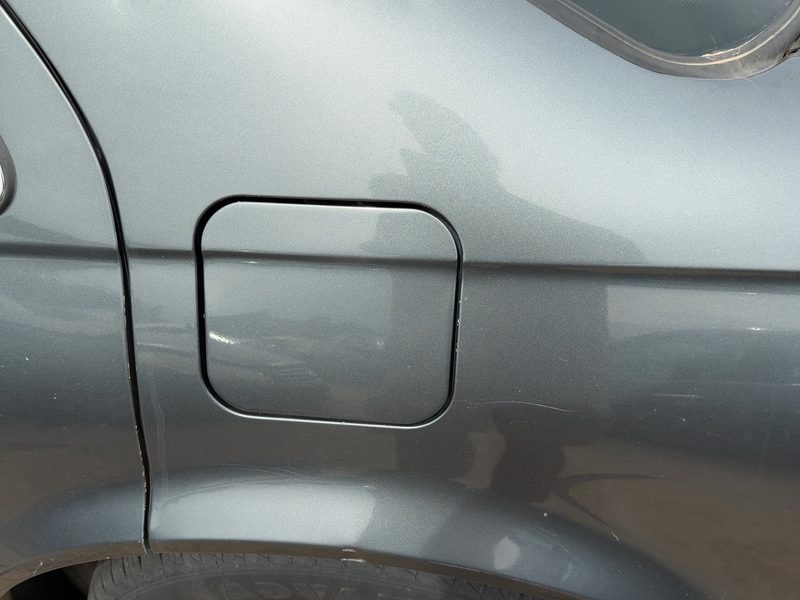 1998-2004 Cadillac Seville Fuel Tank Door