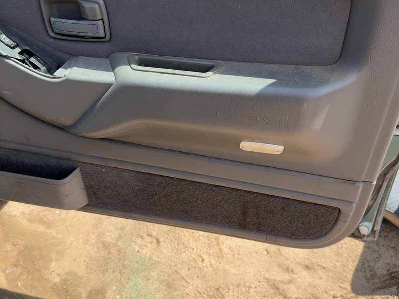 1995 Isuzu Rodeo Front Door Trim Panel RH