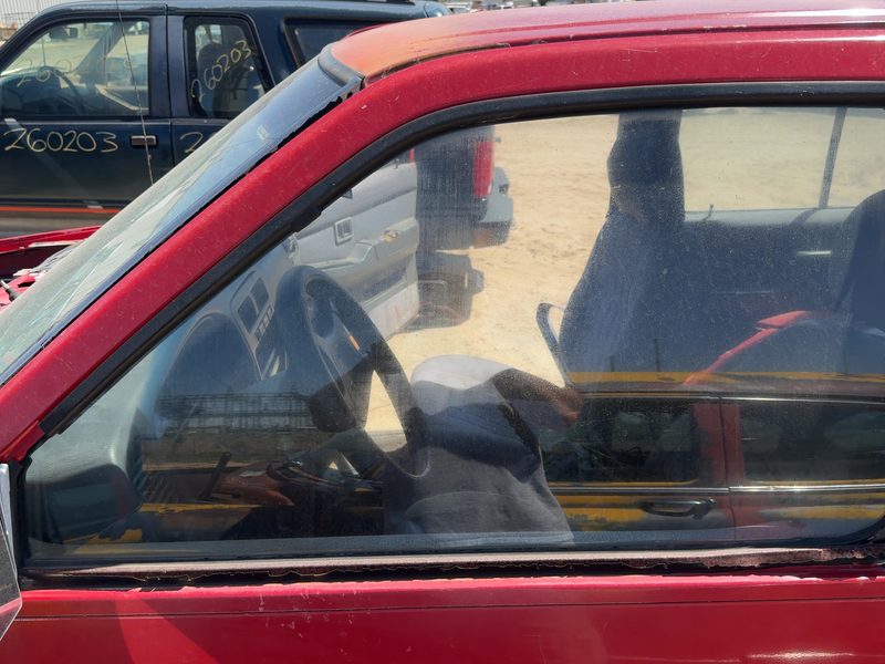 1986-1997 Nissan Pathfinder Front Door Glass/Window LH