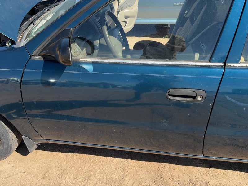 1998-2002 Toyota Corolla (also See FX 87-88) Front Door LH