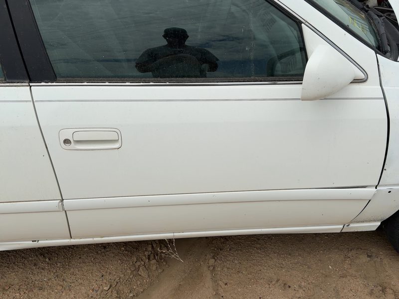 1997-2001 Toyota Camry Front Door RH