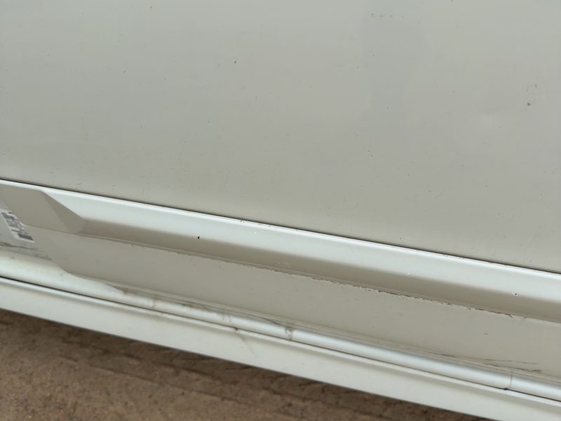 2000-2001 Infiniti I30 Rear Door Moulding LH