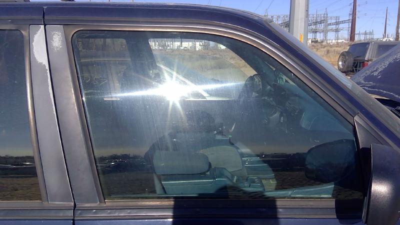 1995-2005 Explorer Front Door Glass/Window RH