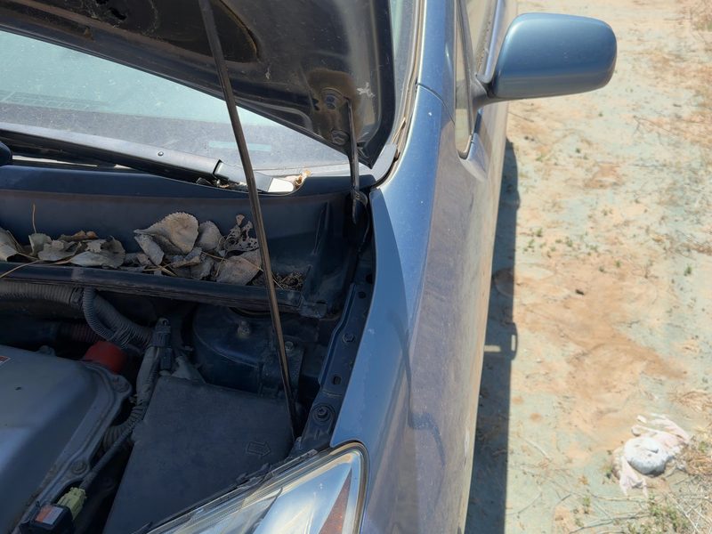 2004-2009 Toyota Prius Hood Hinge RH