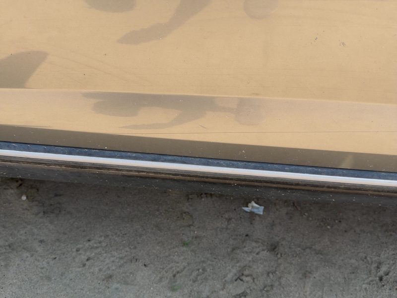 2003-2005 Infiniti FX Series Front Door Moulding LH