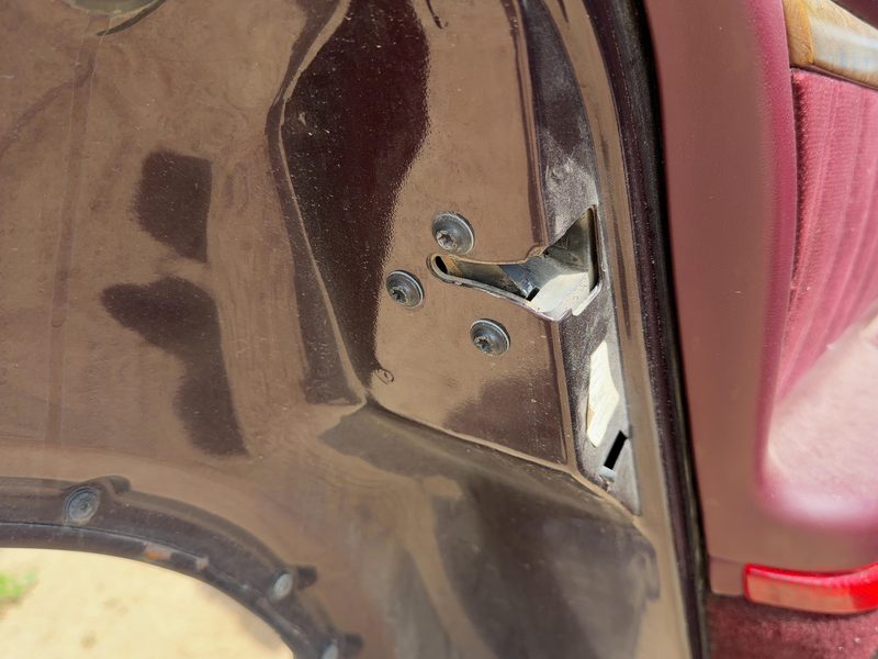 1994 Oldsmobile Eighty-eight (80 & Up) Rear Door Latch LH