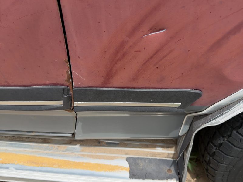 1989 Ford Pickup F150 Series Fender Moulding RH