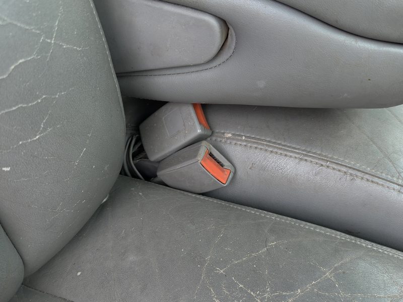 1997 Chevrolet Pickup 1500 Series Front Seat Belt RH