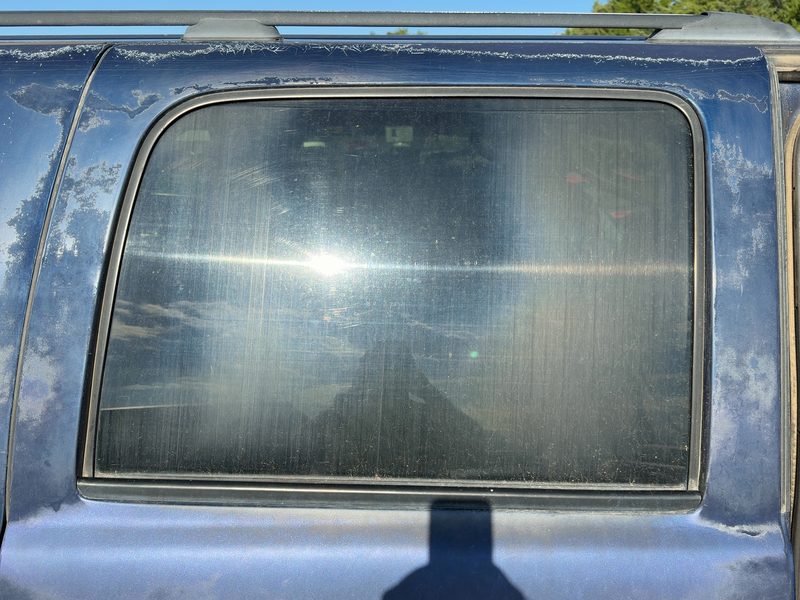 2000-2007 Chevy/gmc Suburban 1500 Series Rear Door Glass/Window RH