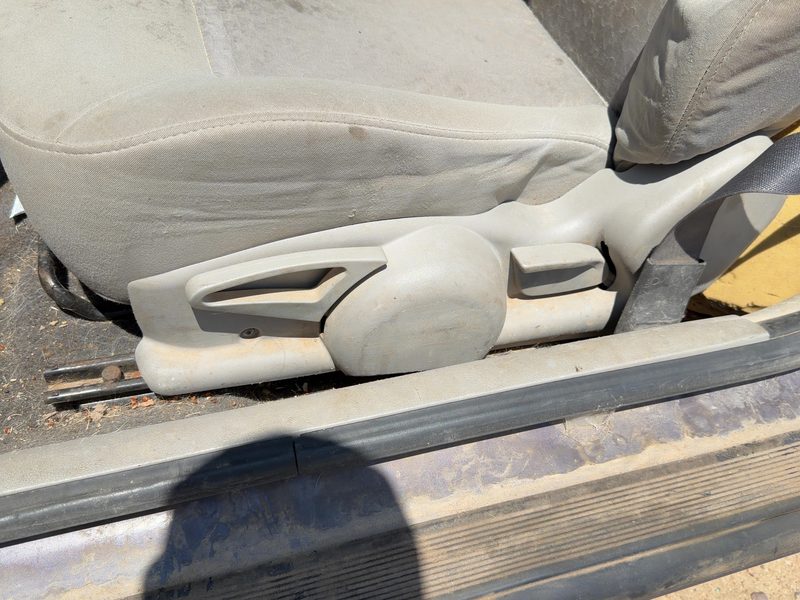 2006 Chevrolet Cobalt Seat Track LH
