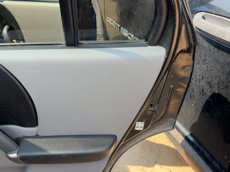 2004-2005 Saturn Vue Rear Door Trim Panel RH