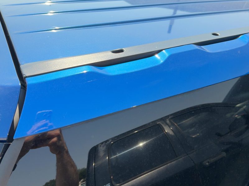 2005 Saturn Vue Quarter Panel Moulding RH