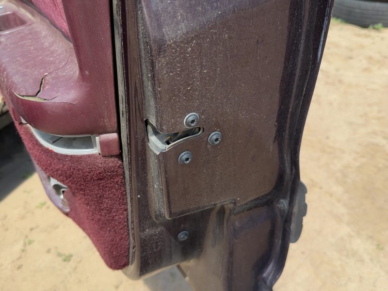 1994 Oldsmobile Eighty-eight (80 & Up) Front Door Latch RH