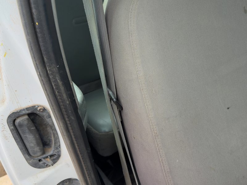 2005 Ford F350 Super Duty Pickup Front Seat Belt RH