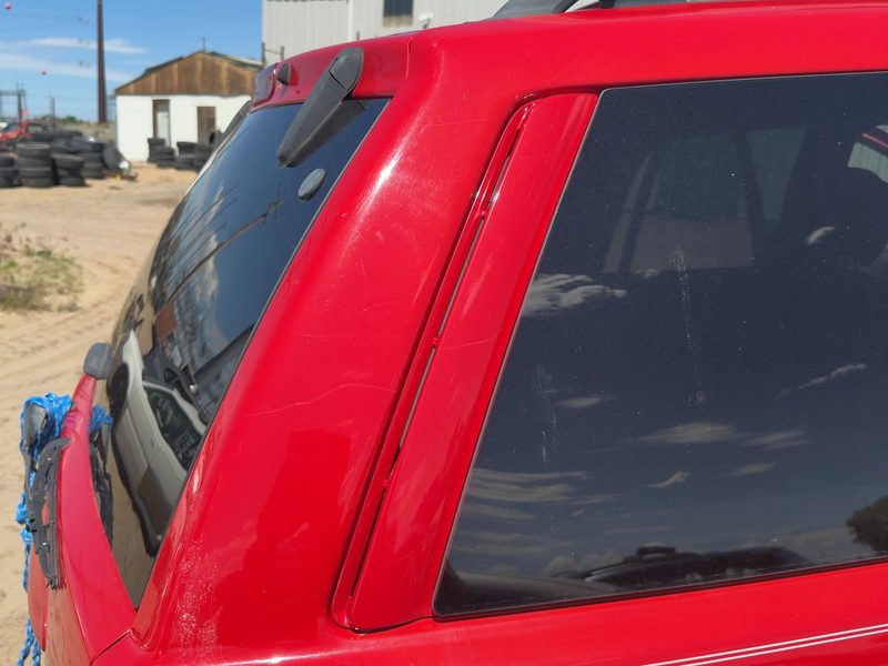 2000 Jeep Grand Cherokee Quarter Panel Moulding RH