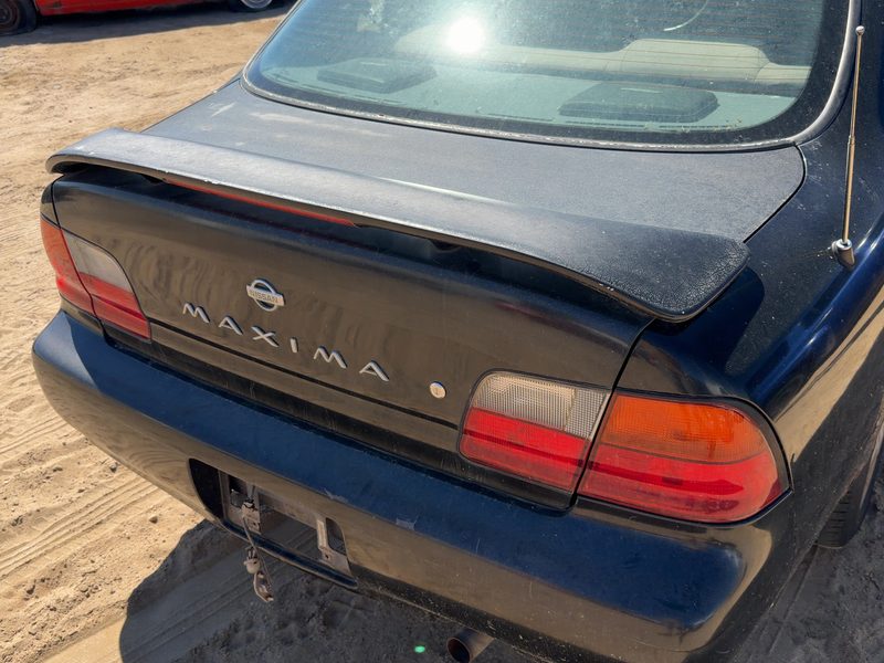1995-1996 Nissan Maxima Trunk/Decklid/Hatch/Tailgate