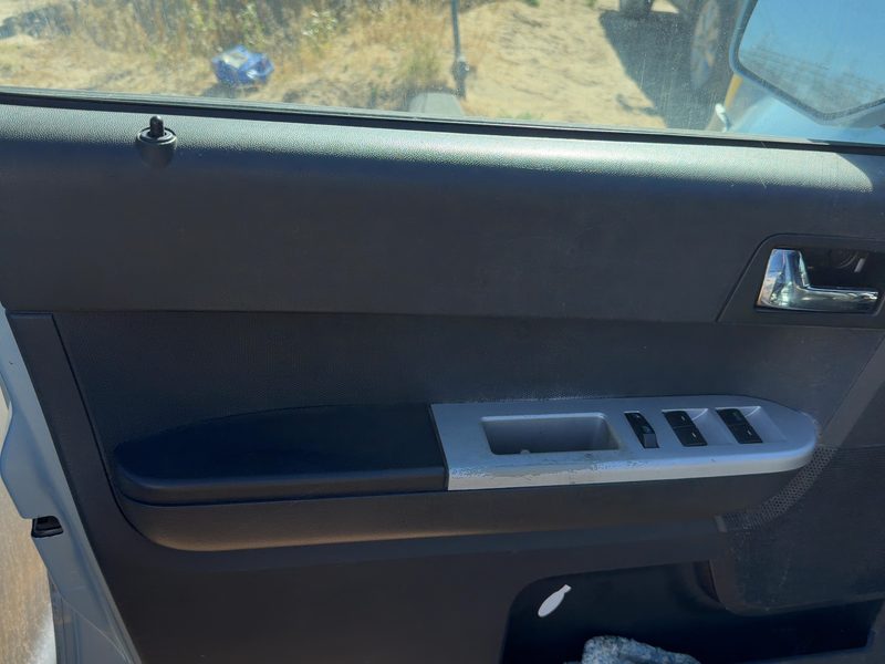 2008 Mercury Mariner Front Door Trim Panel LH