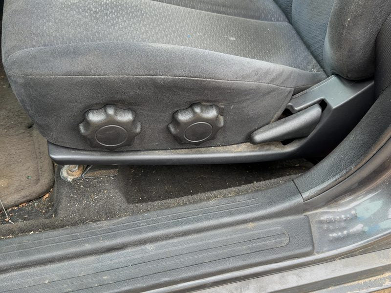 2005 Nissan Altima Seat Track LH