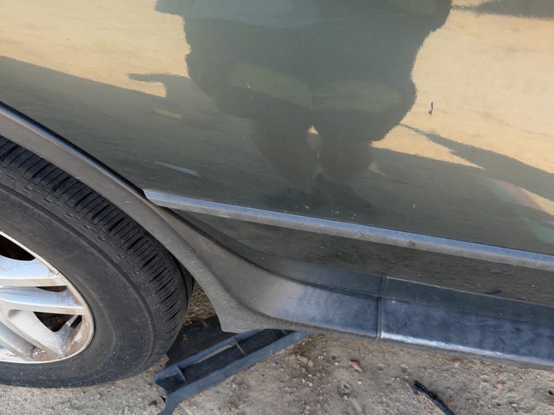 2000-2006 BMW X5 Rear Door Moulding RH