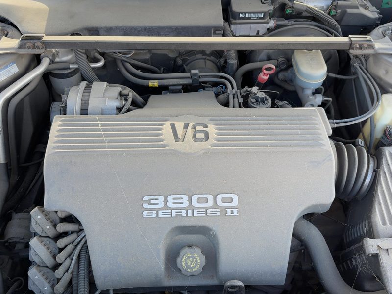 1999 Pontiac Bonneville (80 & Up) Engine Cover