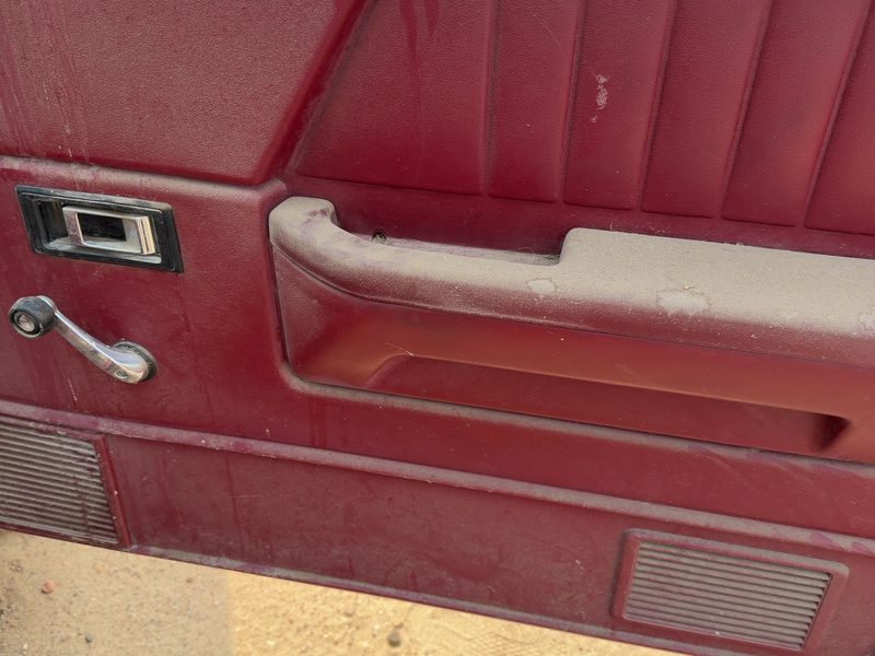 1991 Dodge Dakota (mid-size) Front Door Trim Panel RH