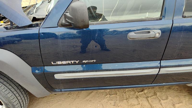 2002-2007 Jeep Liberty Front Door LH