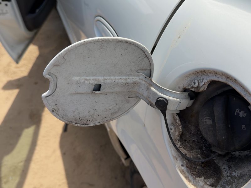 2000-2005 Buick Lesabre (80 & Up) Fuel Tank Door