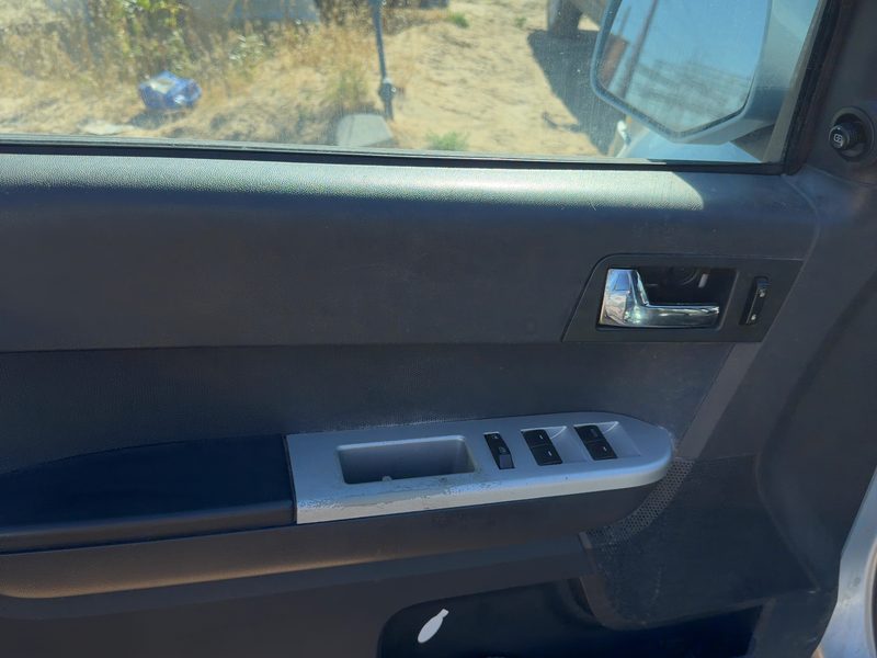 2008 Mercury Mariner Front Door Trim Panel LH