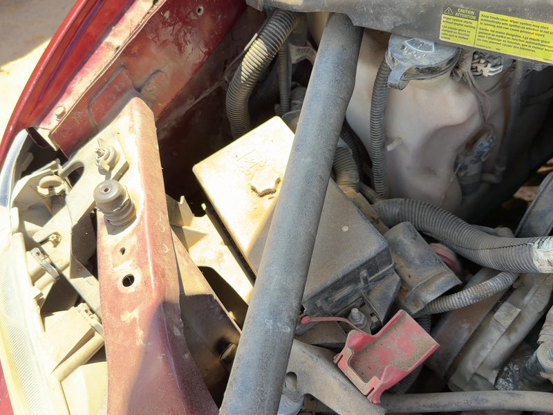 2002-2005 Chevrolet Venture Engine Fuse Box