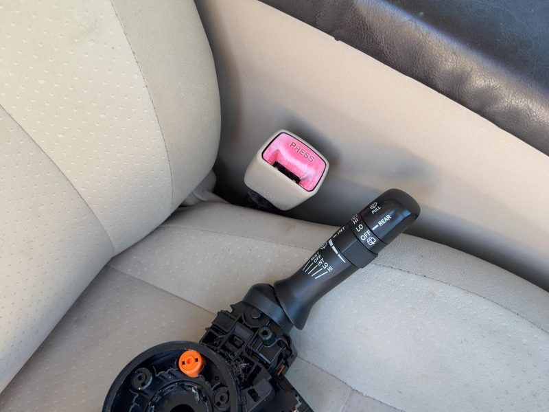 2004-2005 Toyota Prius Front Seat Belt RH